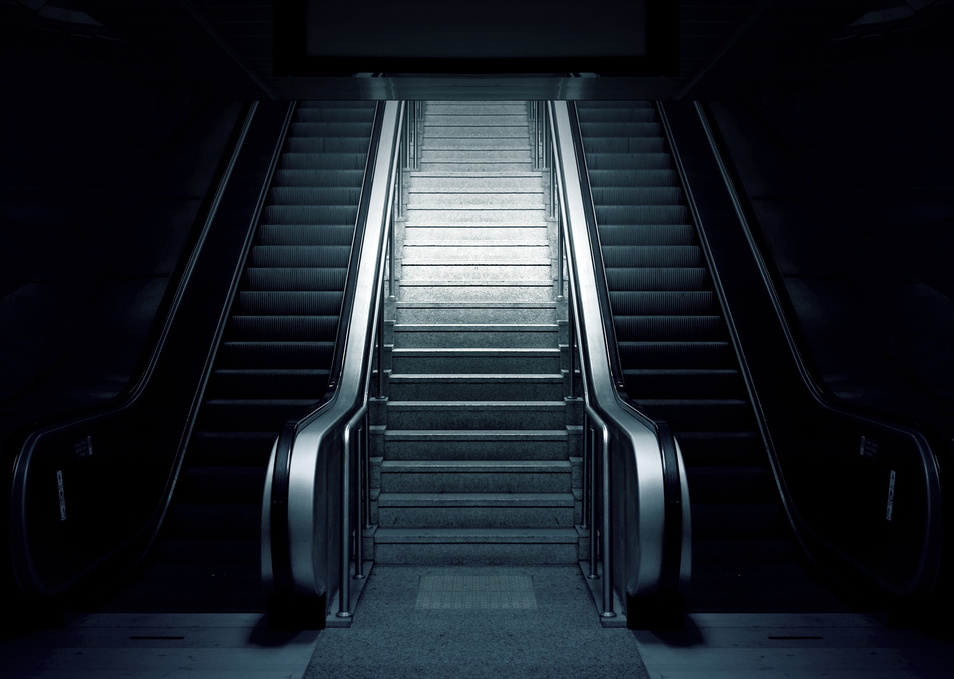 scale mobili metro.jpg
